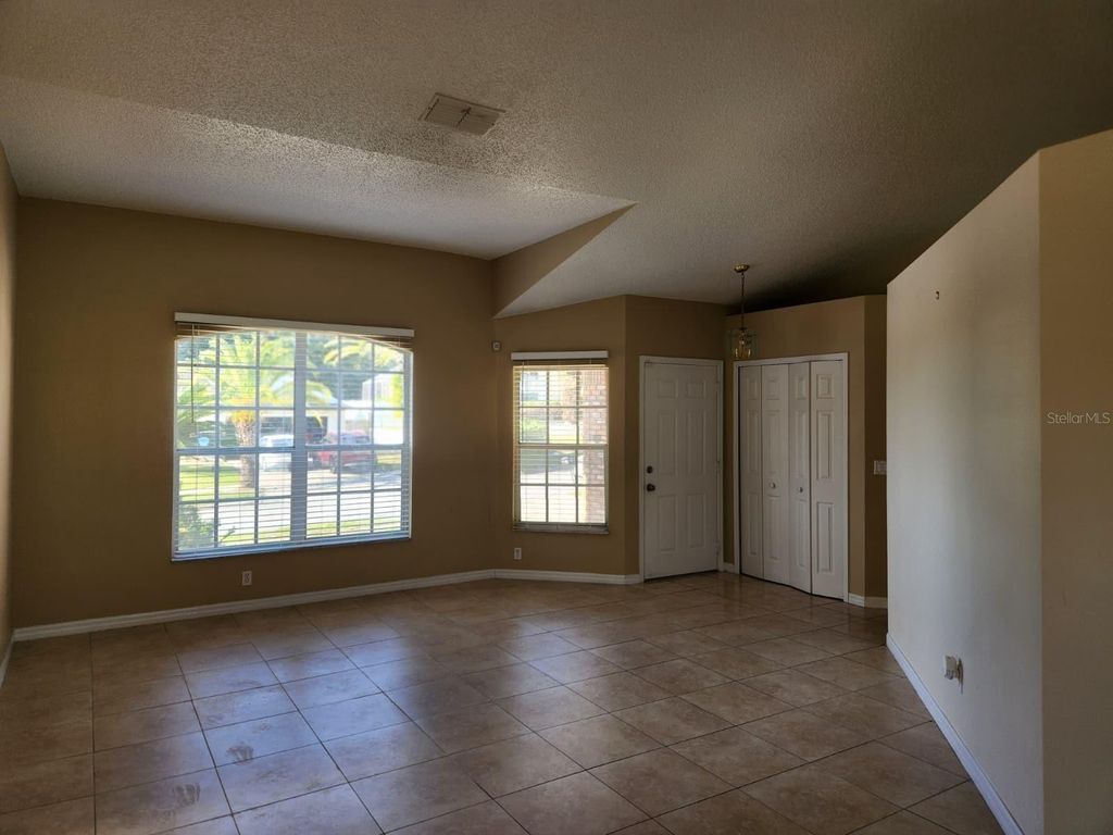 Image 12 of property listing at 8001 STIRRUPWOOD COURT, Orlando, FL 32818