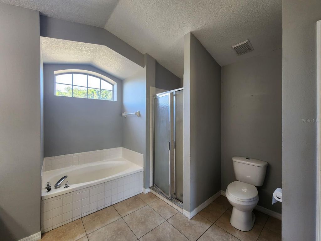 Image 18 of property listing at 8001 STIRRUPWOOD COURT, Orlando, FL 32818