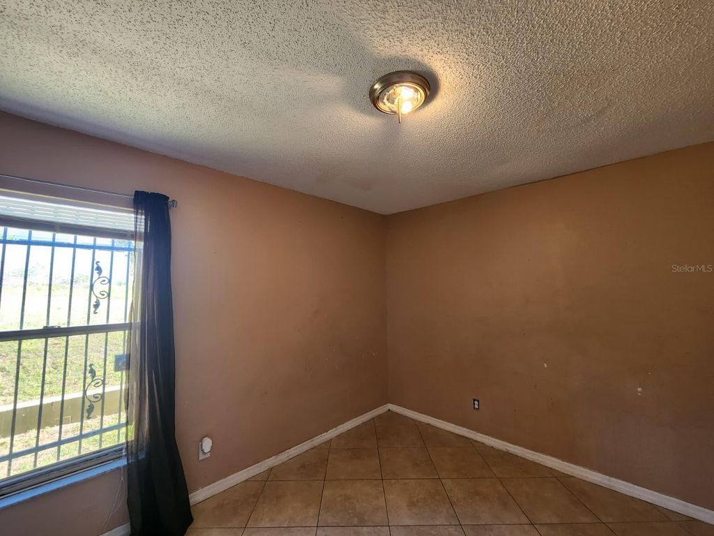 Image 19 of property listing at 8001 STIRRUPWOOD COURT, Orlando, FL 32818