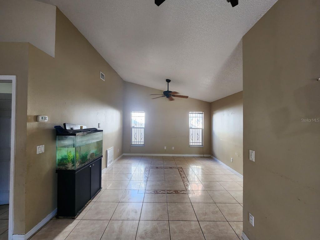 Image 22 of property listing at 8001 STIRRUPWOOD COURT, Orlando, FL 32818