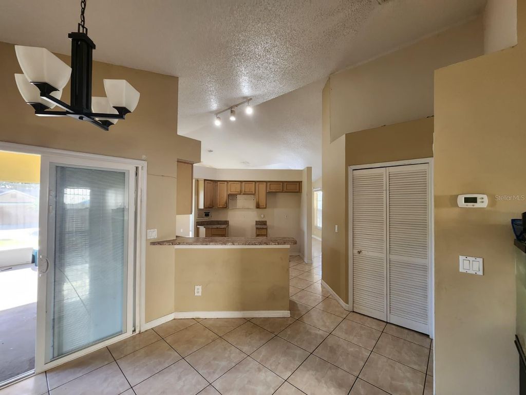 Image 7 of property listing at 8001 STIRRUPWOOD COURT, Orlando, FL 32818