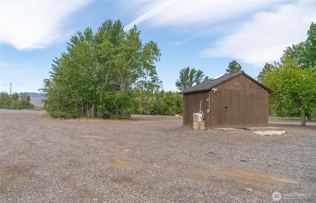 2120 Malaga Alcoa Highway, Wenatchee, WA 98828