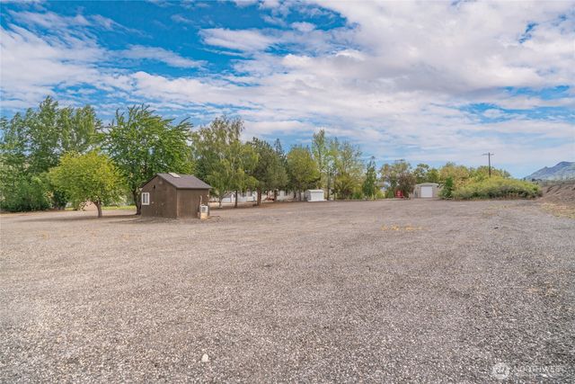 2120 Malaga Alcoa Highway, Wenatchee, WA 98828