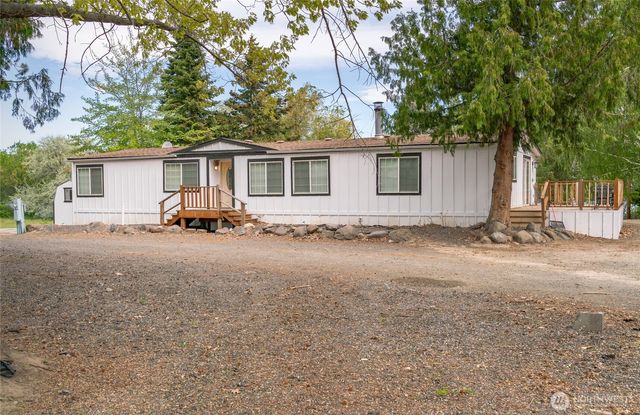 2120 Malaga Alcoa Highway, Wenatchee, WA 98828