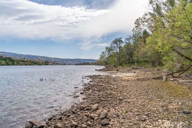 2120 Malaga Alcoa Highway, Wenatchee, WA 98828