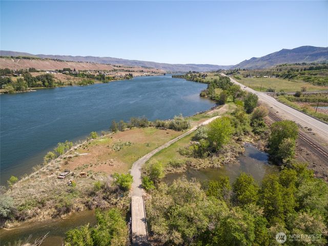 2120 Malaga Alcoa Highway, Wenatchee, WA 98828