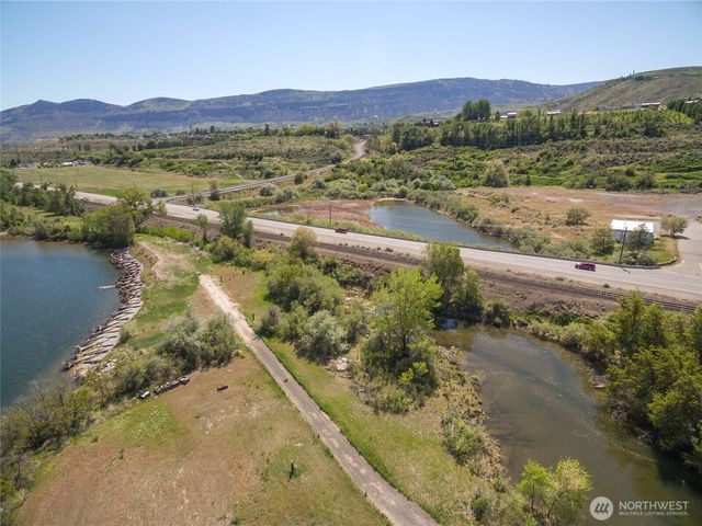 2120 Malaga Alcoa Highway, Wenatchee, WA 98828