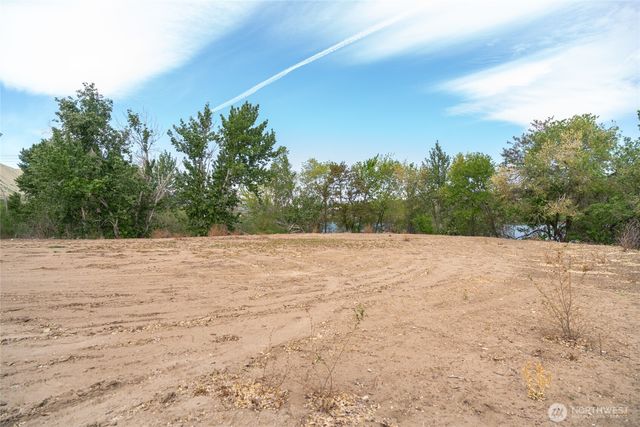 2120 Malaga Alcoa Highway, Wenatchee, WA 98828