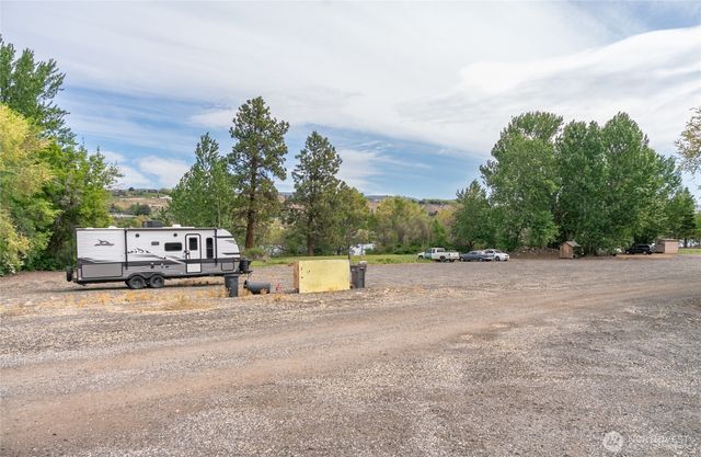 2120 Malaga Alcoa Highway, Wenatchee, WA 98828