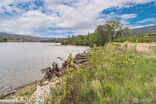 2120 Malaga Alcoa Highway, Wenatchee, WA 98828