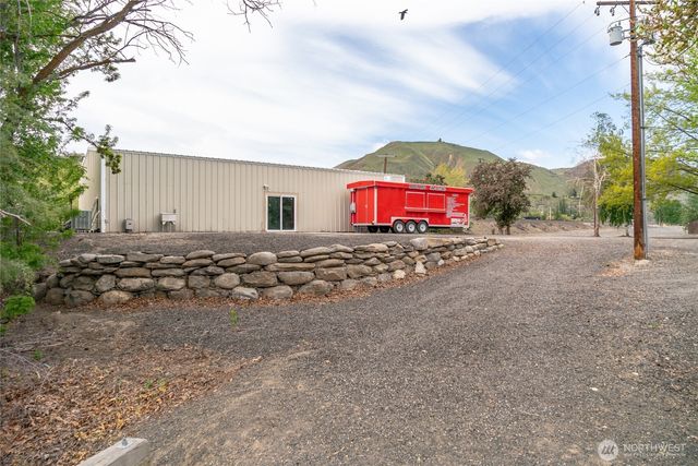 2120 Malaga Alcoa Highway, Wenatchee, WA 98828