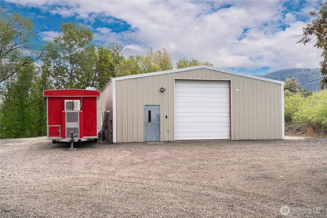 2120 Malaga Alcoa Highway, Wenatchee, WA 98828