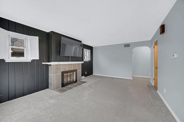 103 S California Street, Hobart, IN 46342