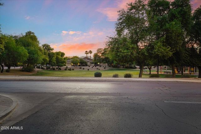 14338 W LAUREL Lane, Surprise, AZ 85379