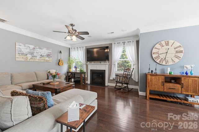 5041 El Molino Drive, Charlotte, NC 28214