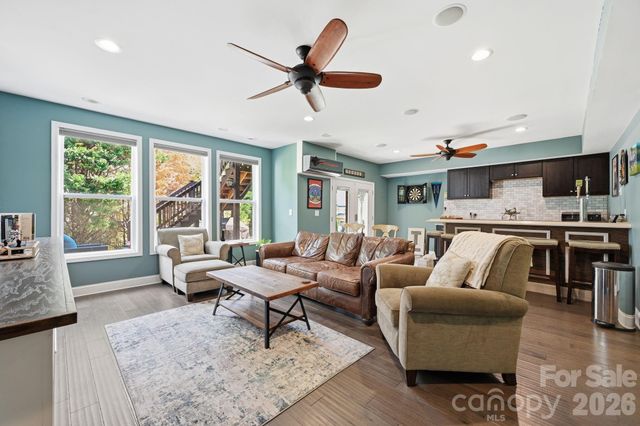 5041 El Molino Drive, Charlotte, NC 28214