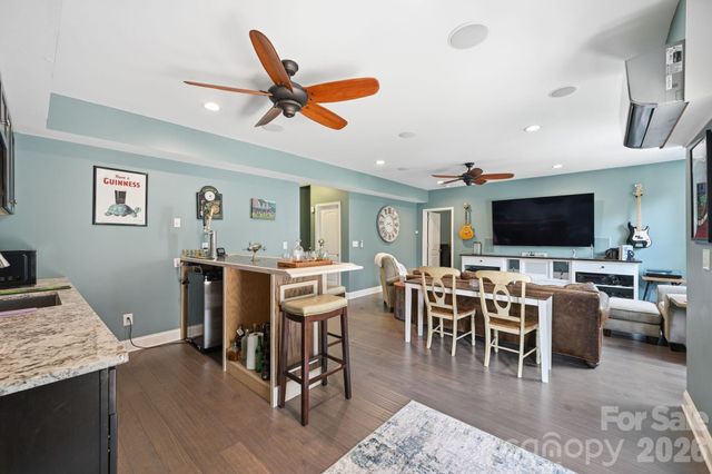 5041 El Molino Drive, Charlotte, NC 28214