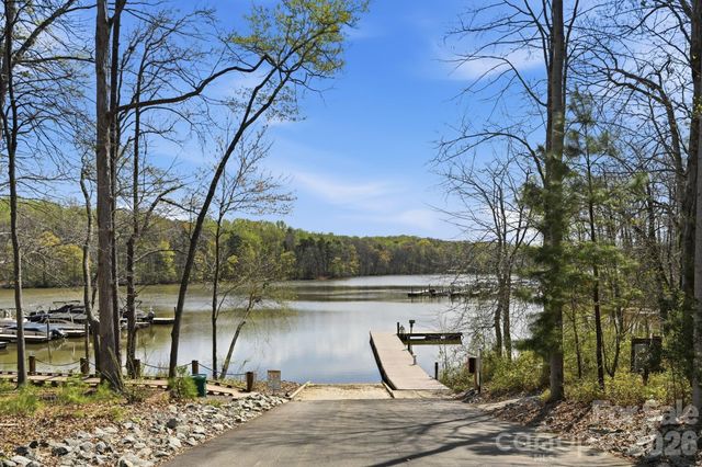 5041 El Molino Drive, Charlotte, NC 28214