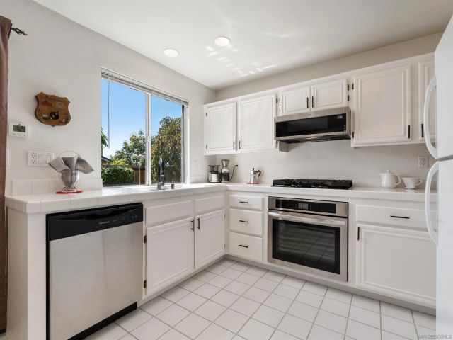 3381 Sherwood Ln, San Marcos, CA 92078
