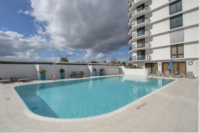 250 S Ocean Boulevard 3h, Boca Raton, FL 33432