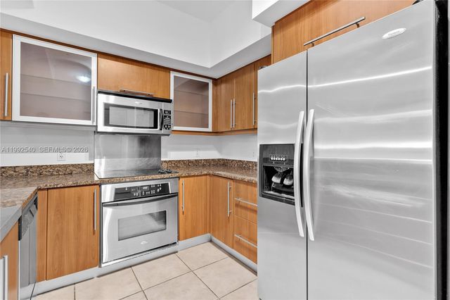 888 S Douglas Rd 807, Coral Gables, FL 33134