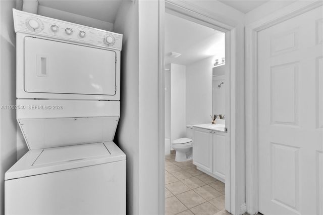 888 S Douglas Rd 807, Coral Gables, FL 33134