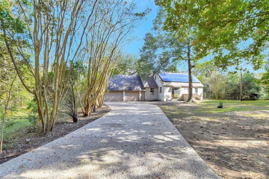 101 Bonnie Creek Drive, Coldspring, TX 77331