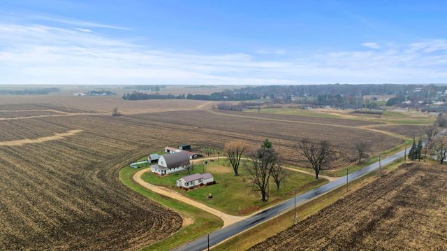 1684 N Mt Morris Road, Mount Morris, IL 61054
