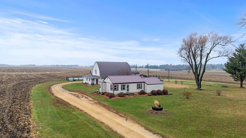 1684 N Mt Morris Road, Mount Morris, IL 61054