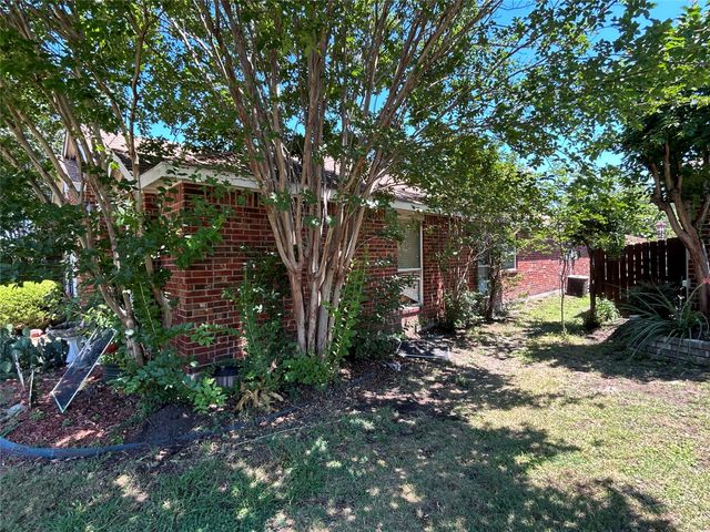 5110 Summertree Court, Garland, TX 75043