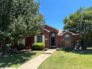 5110 Summertree Court, Garland, TX 75043