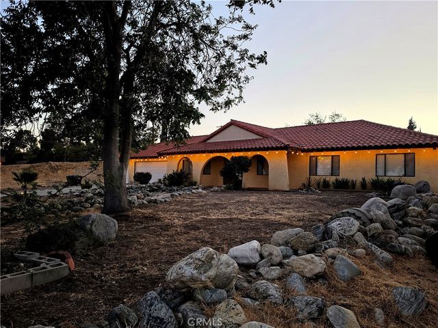 295 Summit Drive, Banning, CA 92220