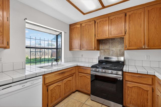 6505 Beamer Way, Rio Linda, CA 95673