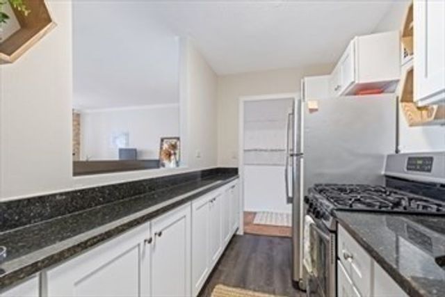 9 Hawthorne Place 10P, Boston, MA 02114