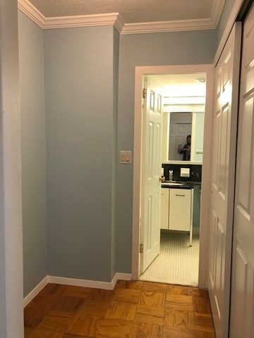 9 Hawthorne Place 10P, Boston, MA 02114