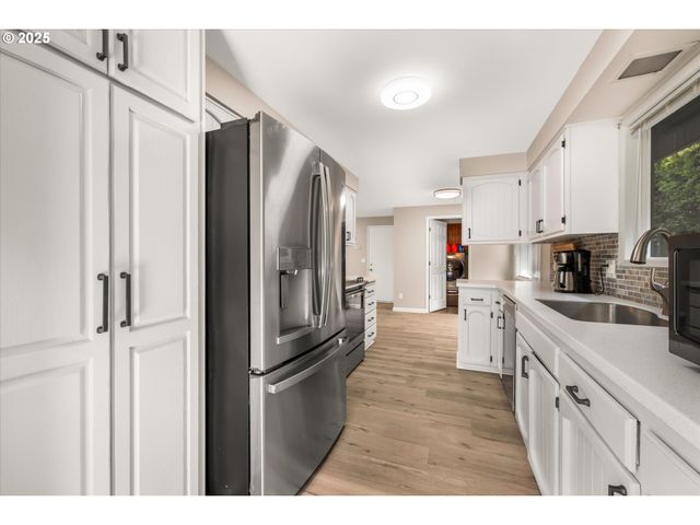 2259 Ne MORLAN Ave, Gresham, OR 97030