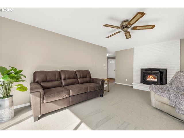 2259 Ne MORLAN Ave, Gresham, OR 97030