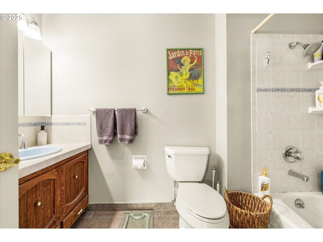 2259 Ne MORLAN Ave, Gresham, OR 97030