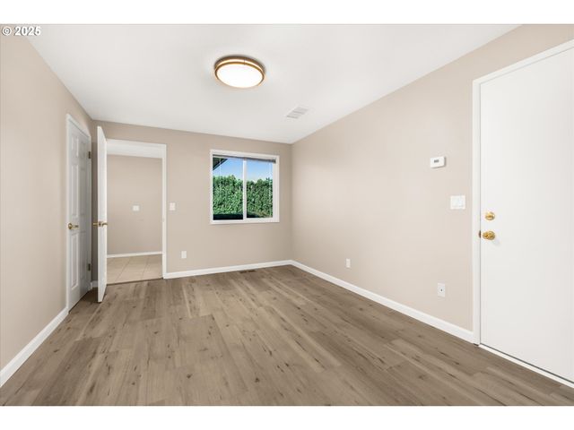 2259 Ne MORLAN Ave, Gresham, OR 97030