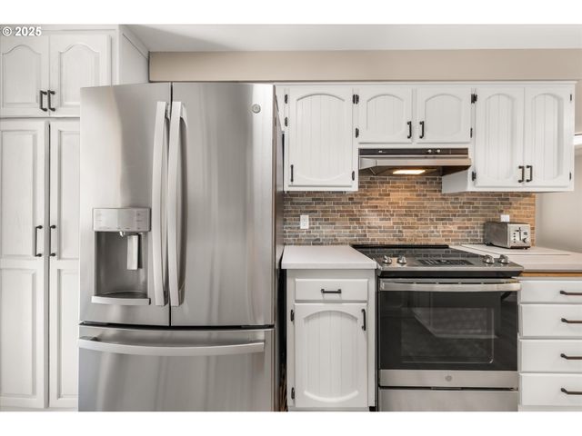 2259 Ne MORLAN Ave, Gresham, OR 97030