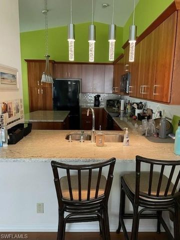 2136 Tama CIR # 202, Naples, FL 34112