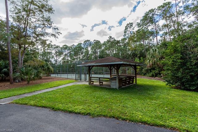 2136 Tama CIR # 202, Naples, FL 34112