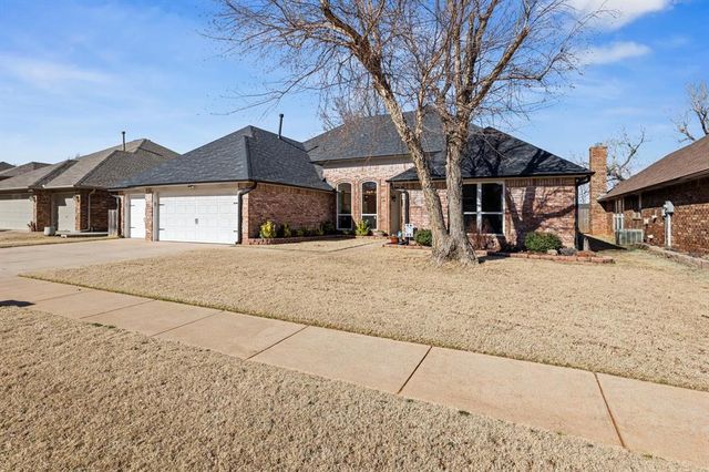 1221 NW 196th Street, Edmond, OK 73012