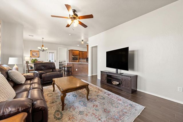 1221 NW 196th Street, Edmond, OK 73012