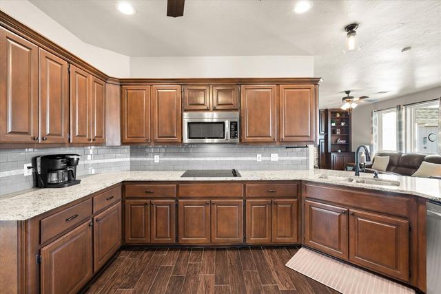 1221 NW 196th Street, Edmond, OK 73012