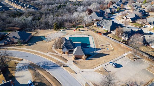 1221 NW 196th Street, Edmond, OK 73012