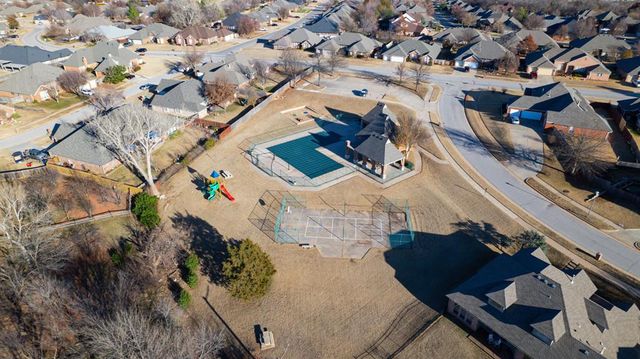 1221 NW 196th Street, Edmond, OK 73012