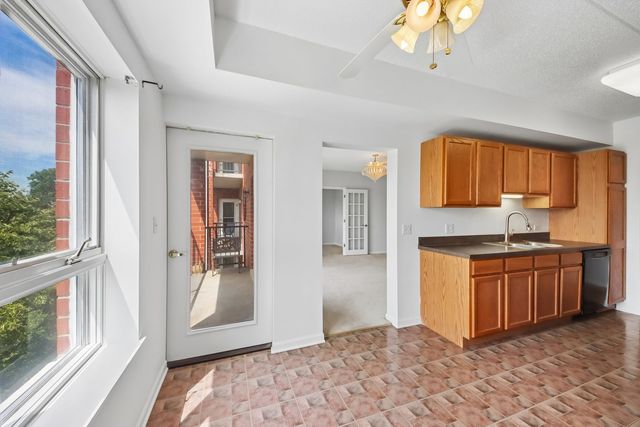 190 N Milwaukee Avenue 401, Wheeling, IL 60090