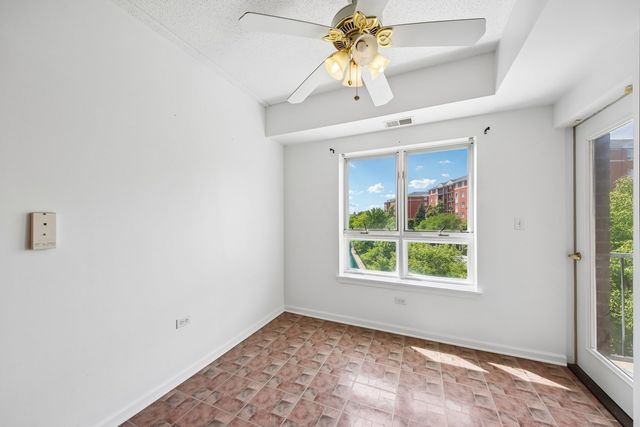 190 N Milwaukee Avenue 401, Wheeling, IL 60090