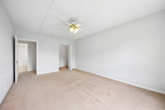 190 N Milwaukee Avenue 401, Wheeling, IL 60090